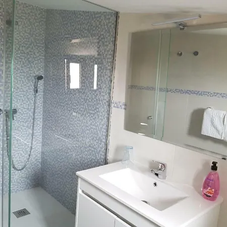 Carmen בית הארחה סנטילנה דל מר