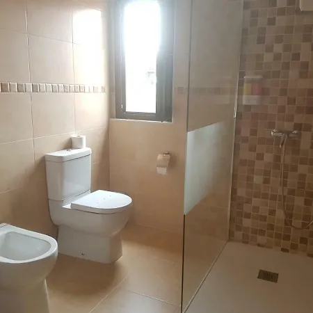 Carmen בית הארחה 2*